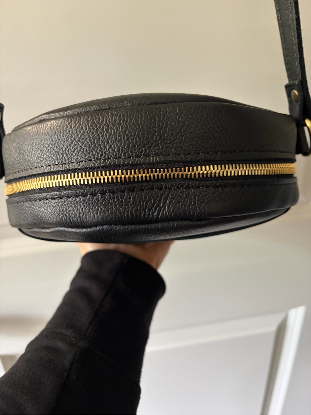 Portland Leather Round Large Crossbody Bag - Picture 10 of 13